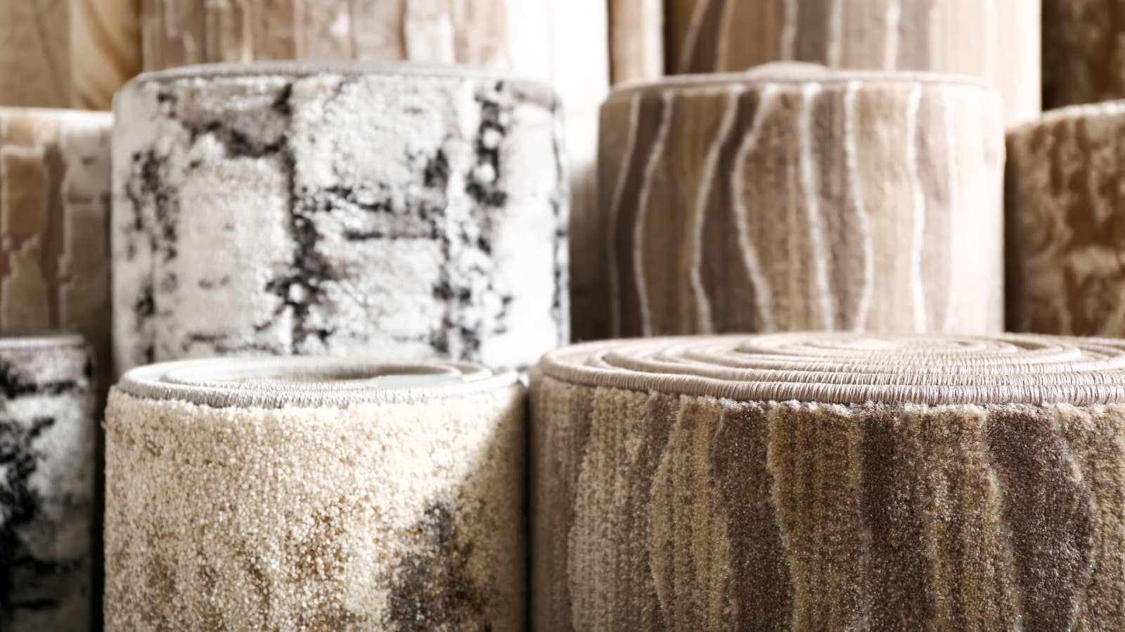 Rodzaje dywanów i metody ich czyszczenia – praktyczny przewodnik